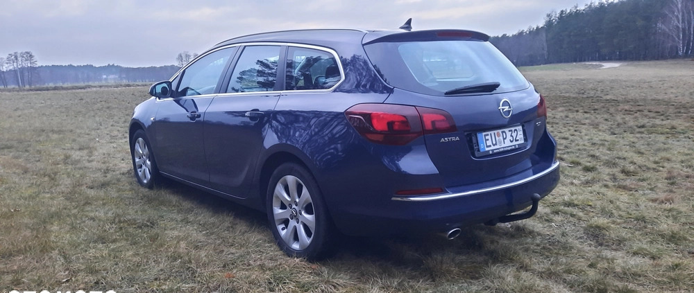 Opel Astra cena 21900 przebieg: 261000, rok produkcji 2014 z Czersk małe 79